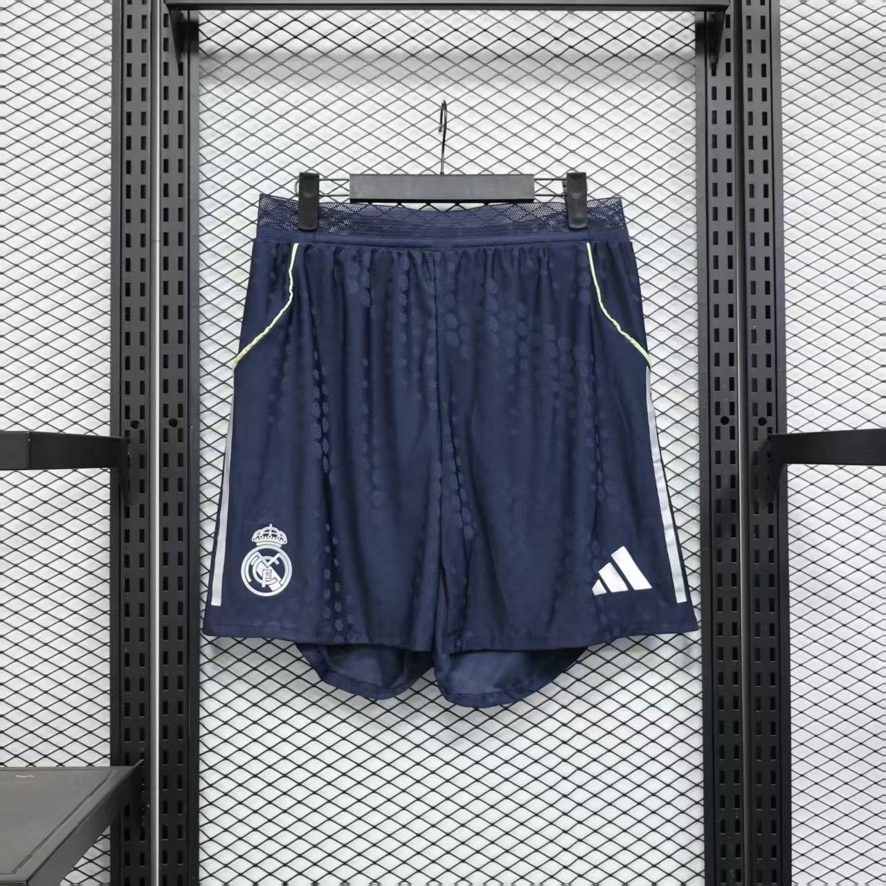 Short Real Madrid Replica 2025 – Qualité et Confort | WH SHOP